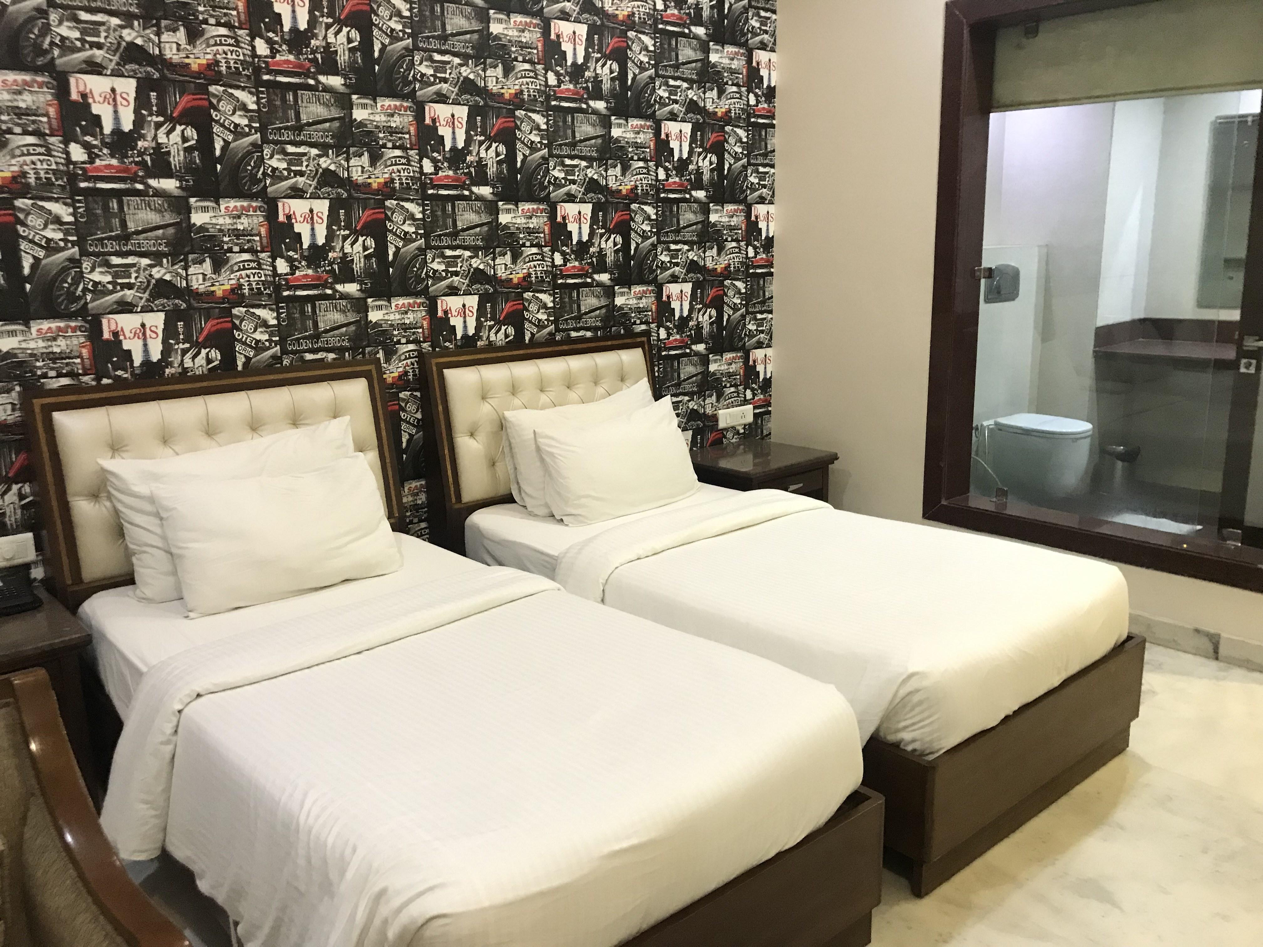 Hotel Leela Grande Karnāl Esterno foto