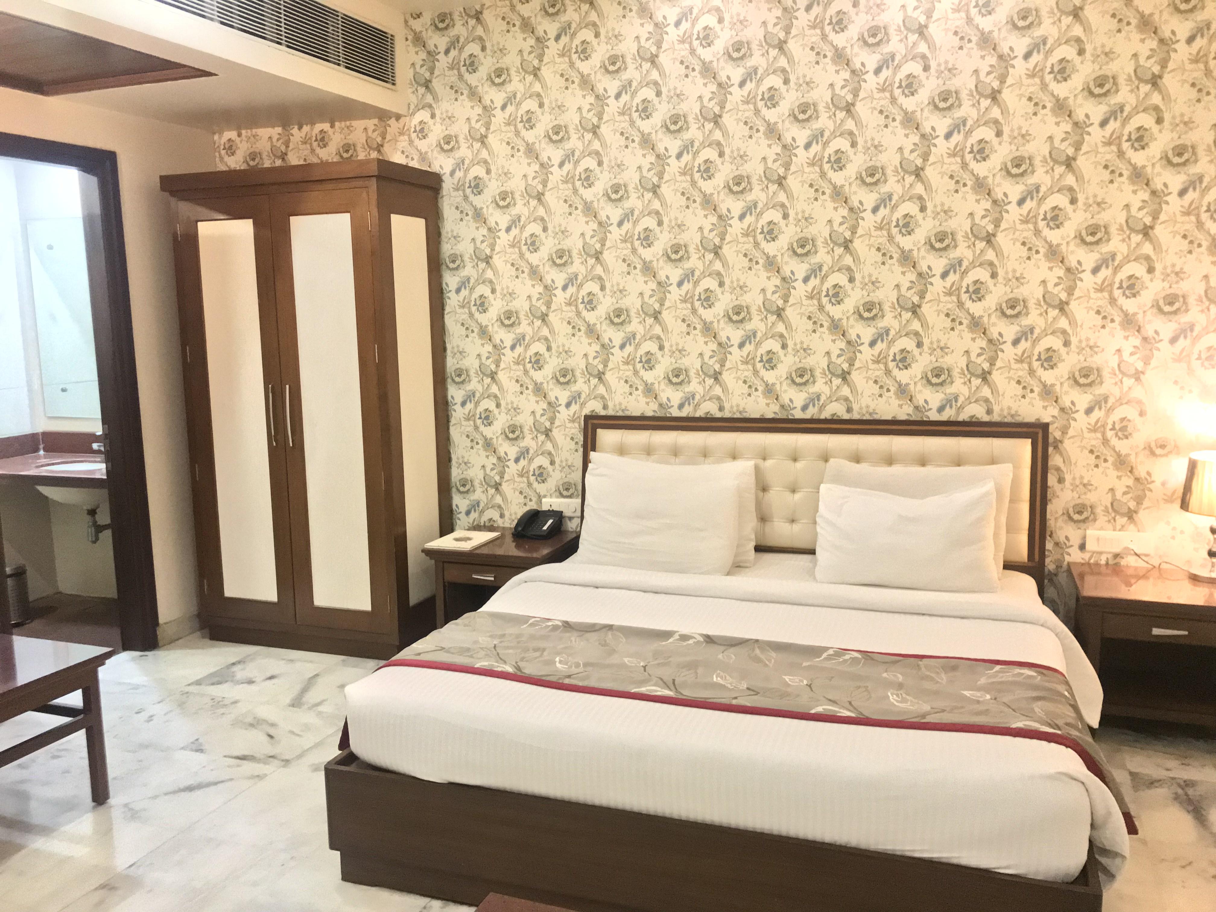 Hotel Leela Grande Karnāl Esterno foto