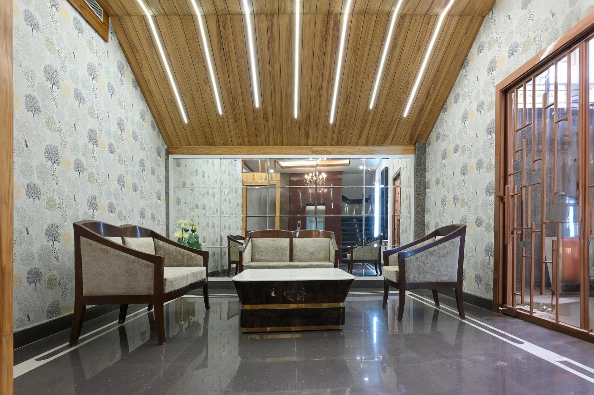 Hotel Leela Grande Karnāl Esterno foto