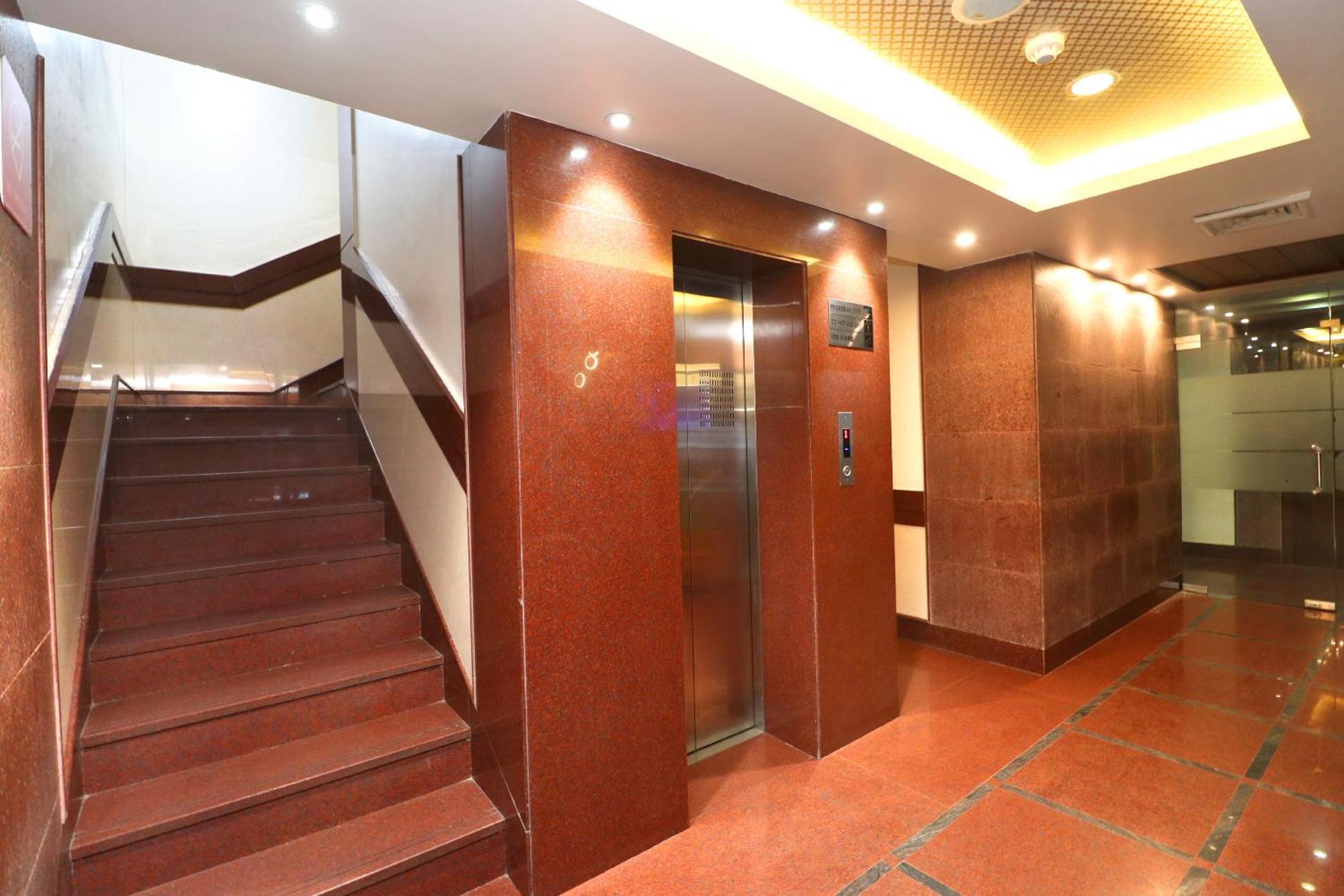 Hotel Leela Grande Karnāl Esterno foto