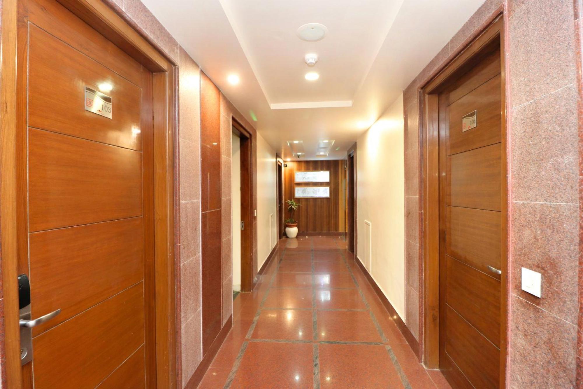 Hotel Leela Grande Karnāl Esterno foto